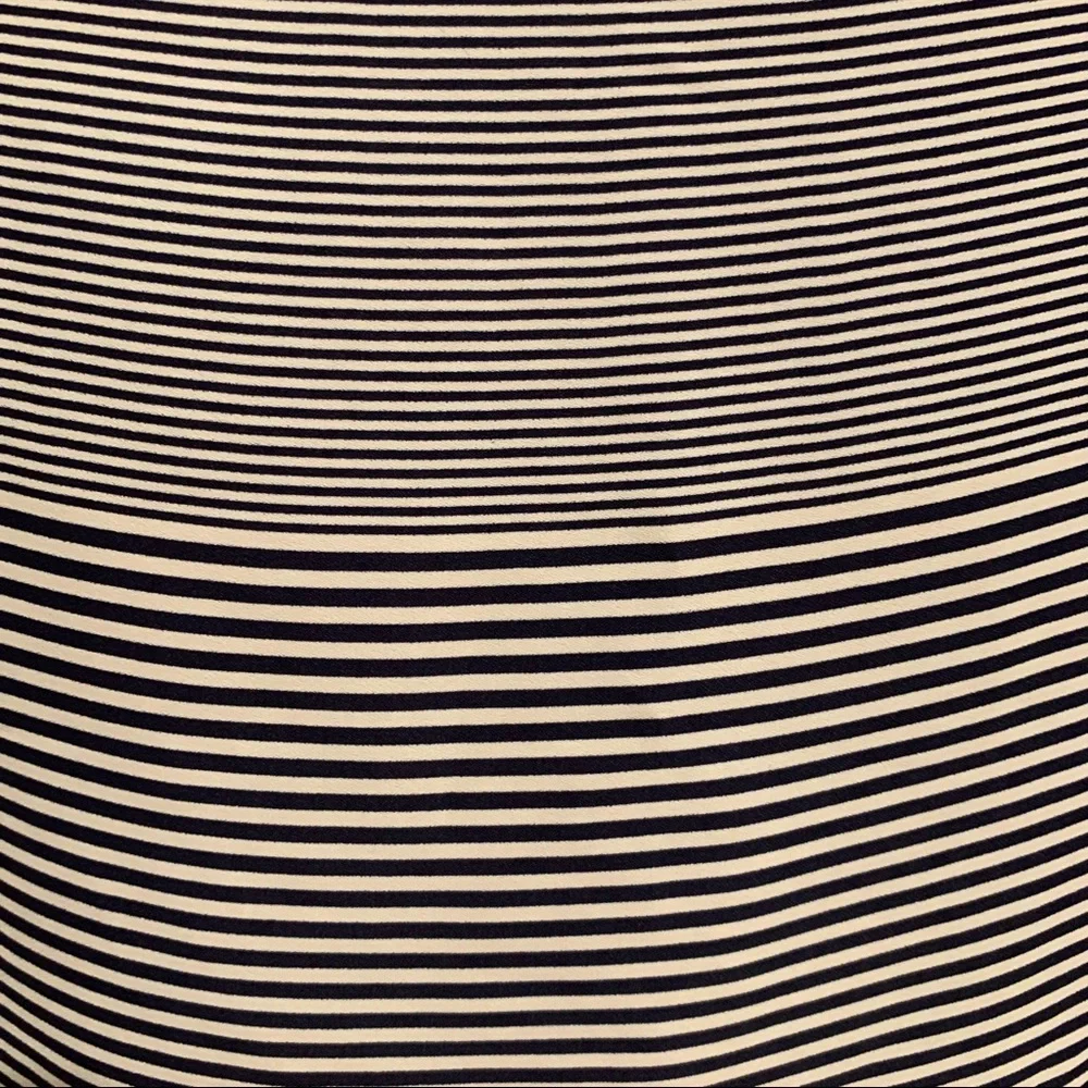 Ann Taylor LOFT blue and white striped blouse size XS - Picture 4 of 7